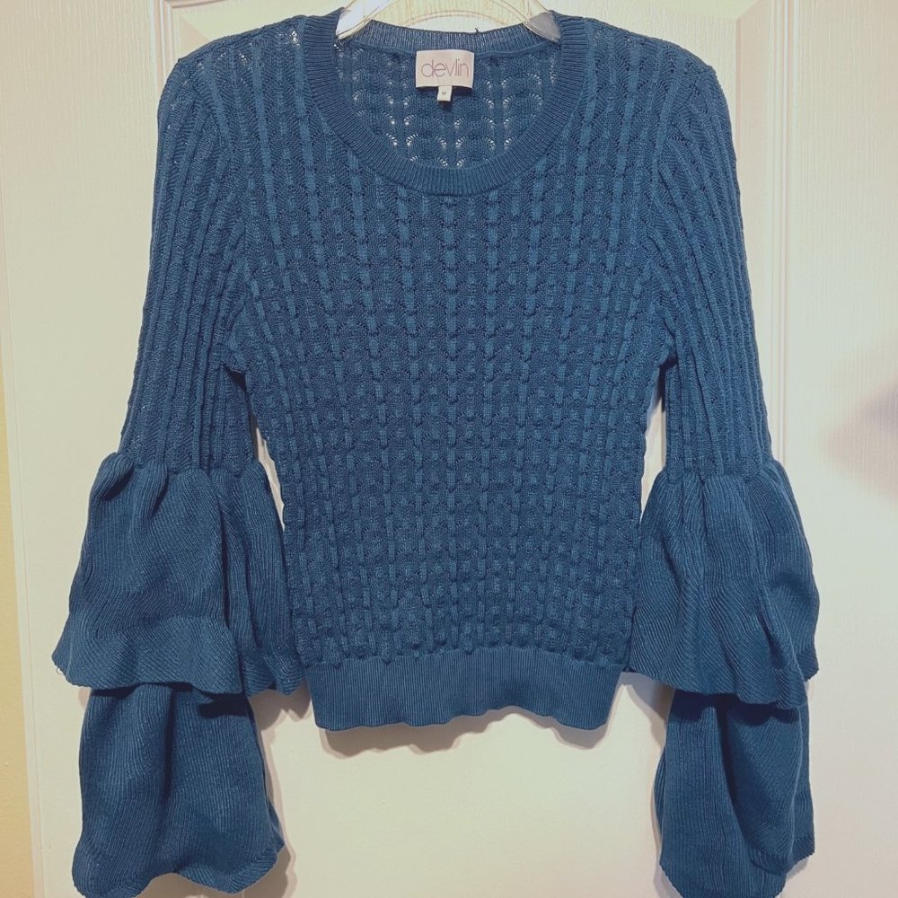 devlin Sweater-Women's Fun Big Layered Layered Flowy Sleeves-Cropped-Size Medium